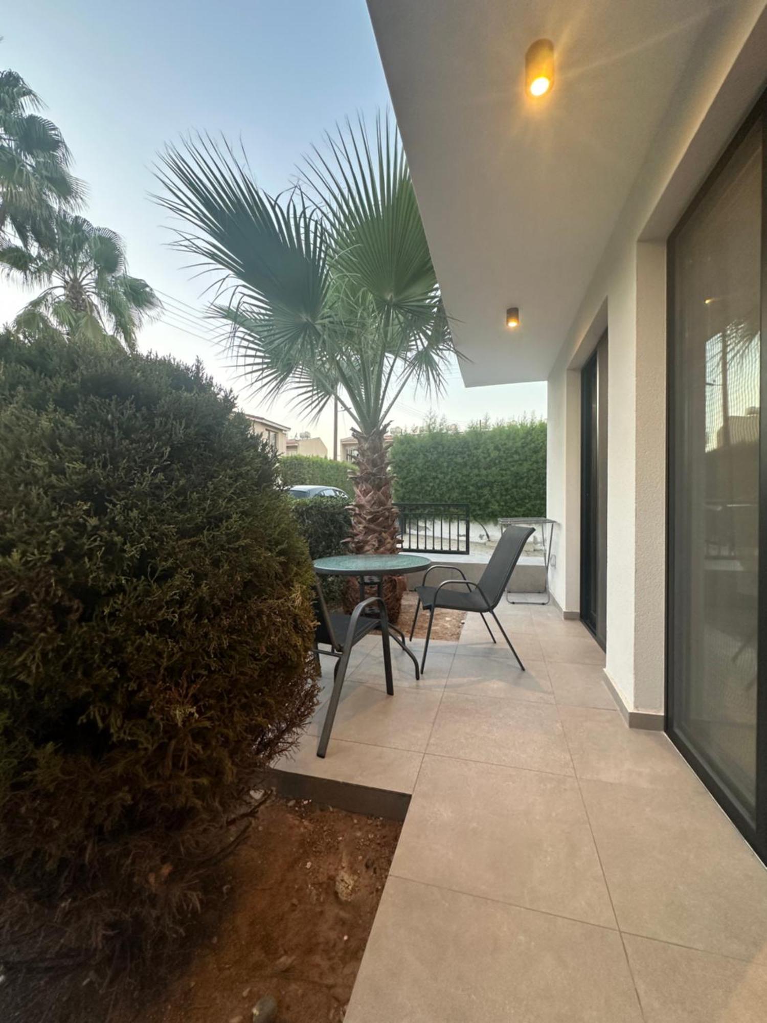 Royal Sunset Studios & Apartments Limassol Exterior foto